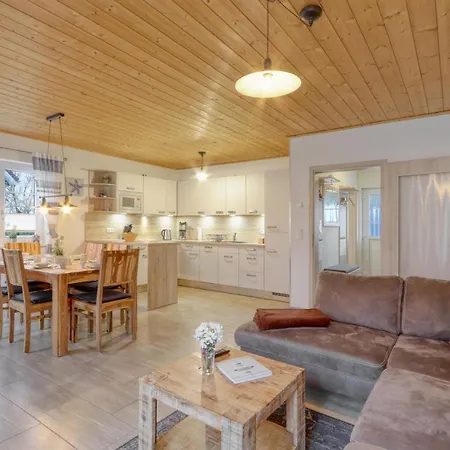 Seemoeve Vakantiehuis Altefähr